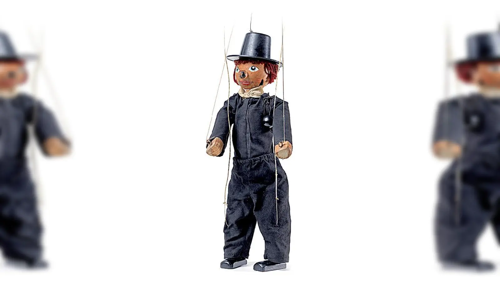 Glückssymbol zu Silvester: Kaminkehrer-Marionette (Mitte 20. Jahrhundert) aus der Sammlung S. Angermaier 	 (Foto: Diözesanmuseum Freising/Reichenwallner fotodesign)