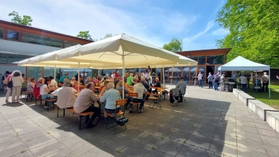 Das Gehörlosenzentrum München in der Lohengrinstraße lädt wieder zur Maidult ein. (Foto: GMU)