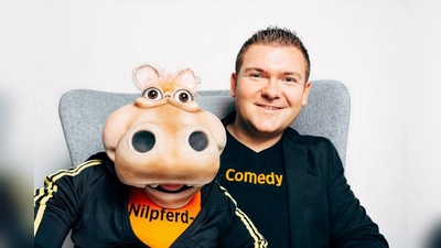 Will am 21. Juli in Murnau auspacken: Nilpferd „Amanda“. Was ihr „Partner“ Sebastian Reich wohl dazu sagen wird? (Foto: Alexey Testov)