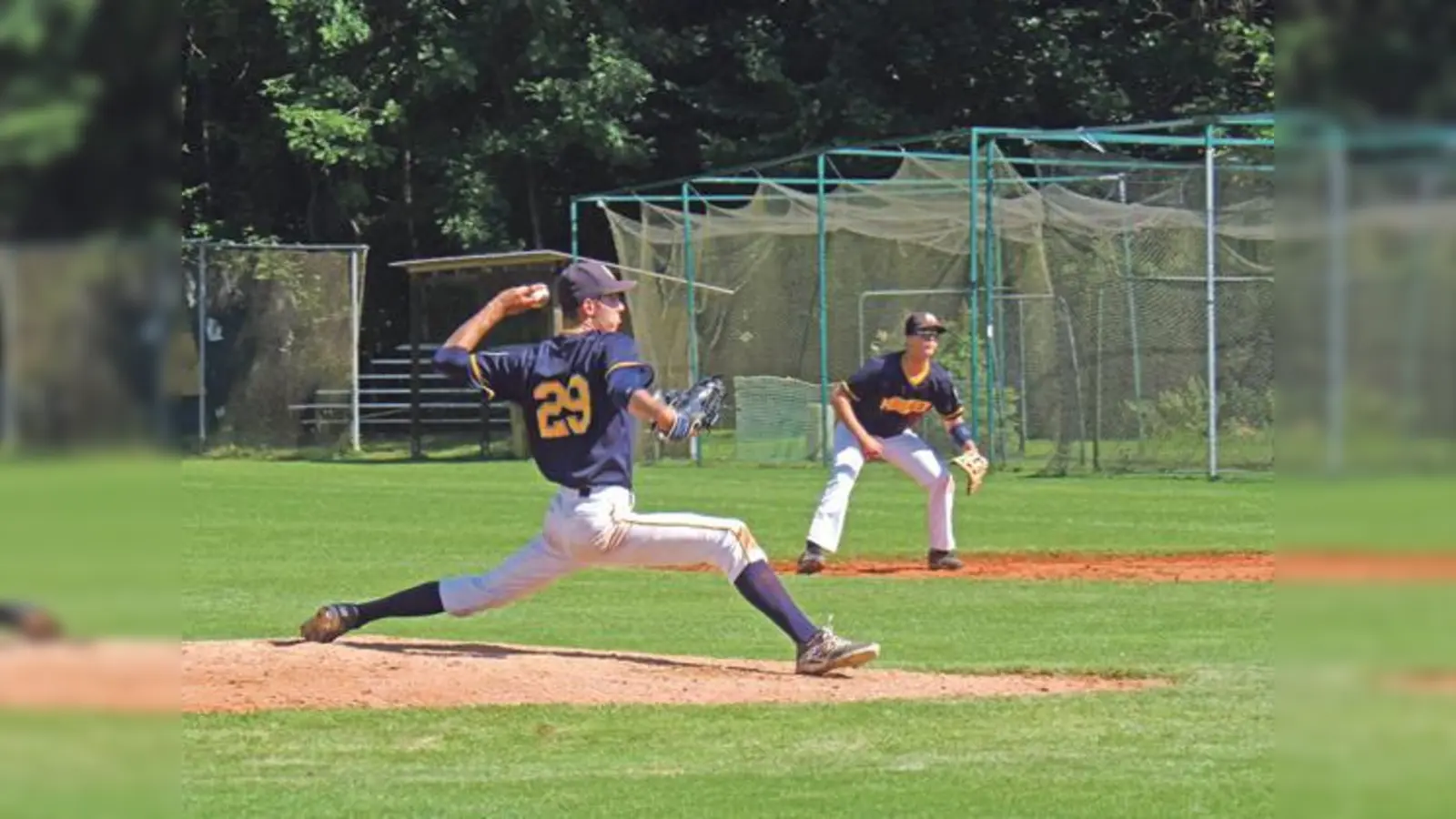 Baseballer Nils Frank (29) gibt alles beim Wurf im Spiel gegen die Gauting Indians.	 (Foto: Caribes)
