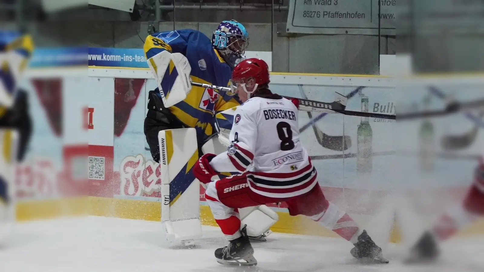 Stürmer Marc Bosecker - hier im „Zweikampf” mit dem gegnerischen Torhüter. (Foto: smg)