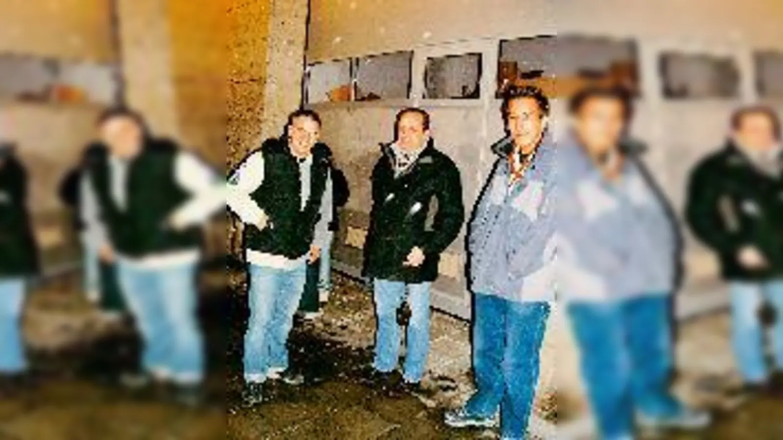 Friedenslicht auf dem Weg nach Riem: Pfadfinder brachten die kleine Laterne am Sonntag in die Messestadt.	 (Foto: Privat)