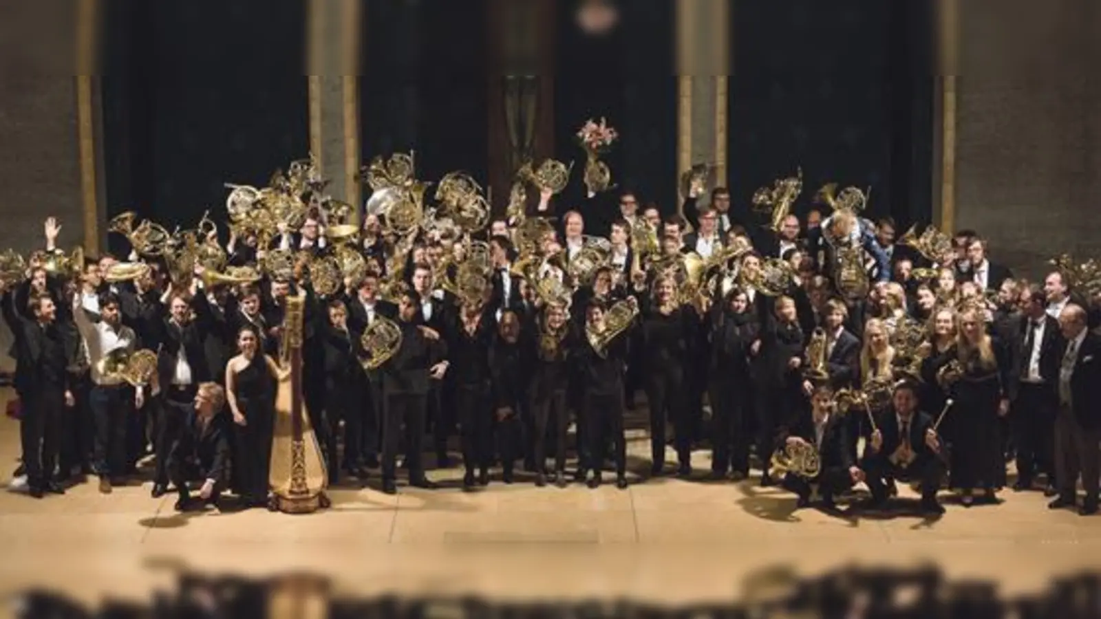 Mit einem »Horn-Flashmob« am Marienplatz machen etwa 200 Musiker am Freitag auf das Festival aufmerksam.	 (Foto: VA)
