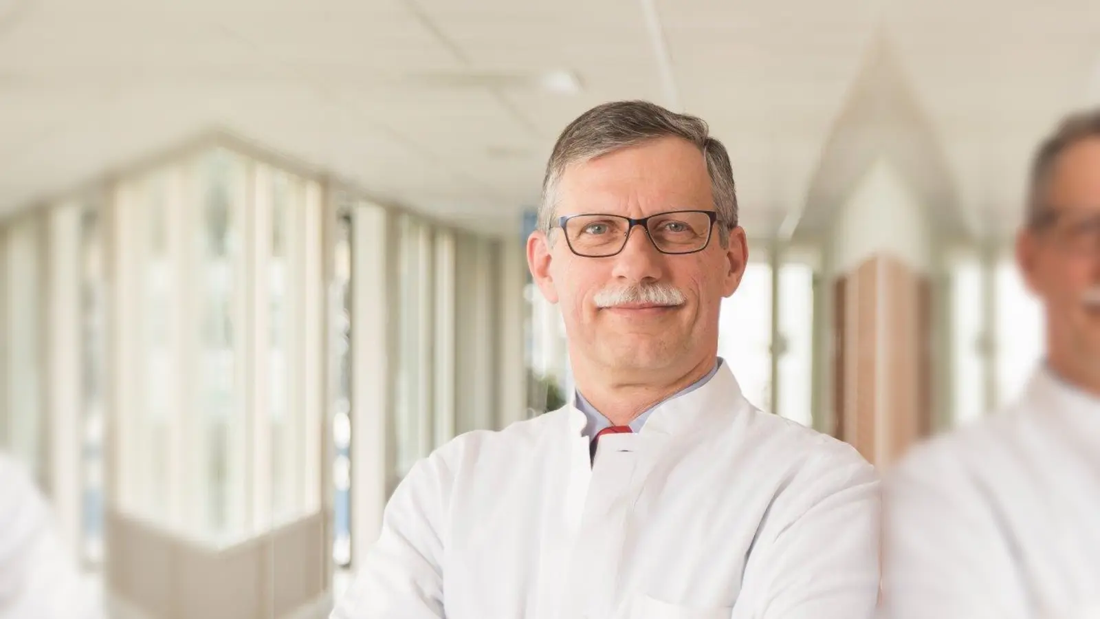 Anästhesist und Intensivmediziner Dr. Nikolaus Rank sagt: „Ich empfehle nicht nur eine Patientenverfügung zu erstellen, sondern vor allem auch einer Person des Vertrauens eine schriftliche Vollmacht zu erteilen.” (Foto: Frank Lübke)