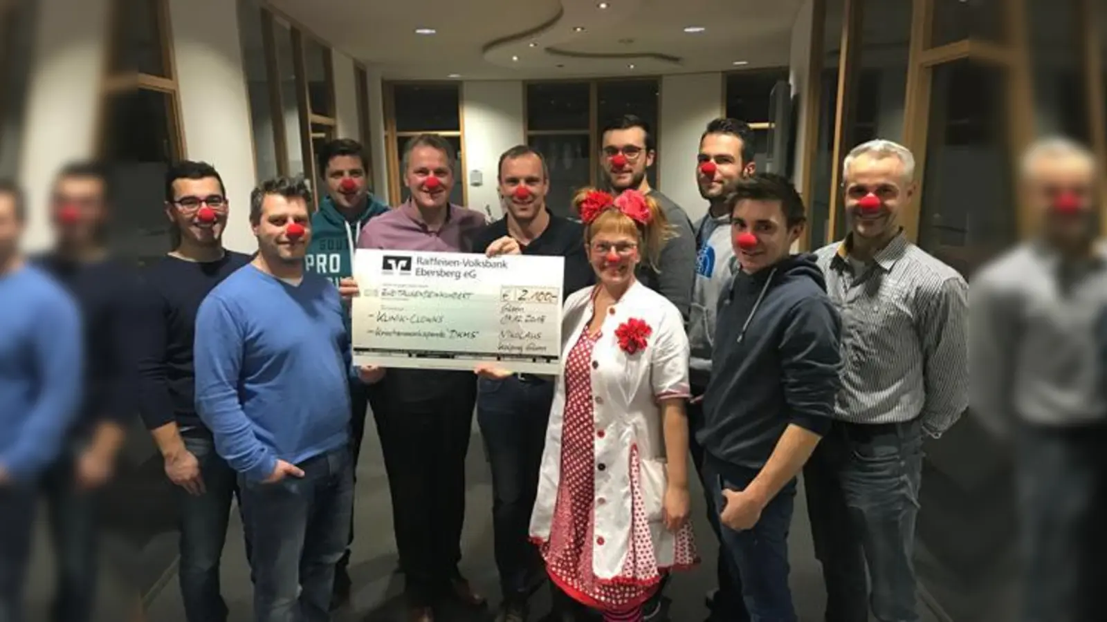 Die 20 Mitwirkenden der Aktion haben wieder ein großartiges Spendenergebnis erzielt.  (Foto: Stefan Riedl)