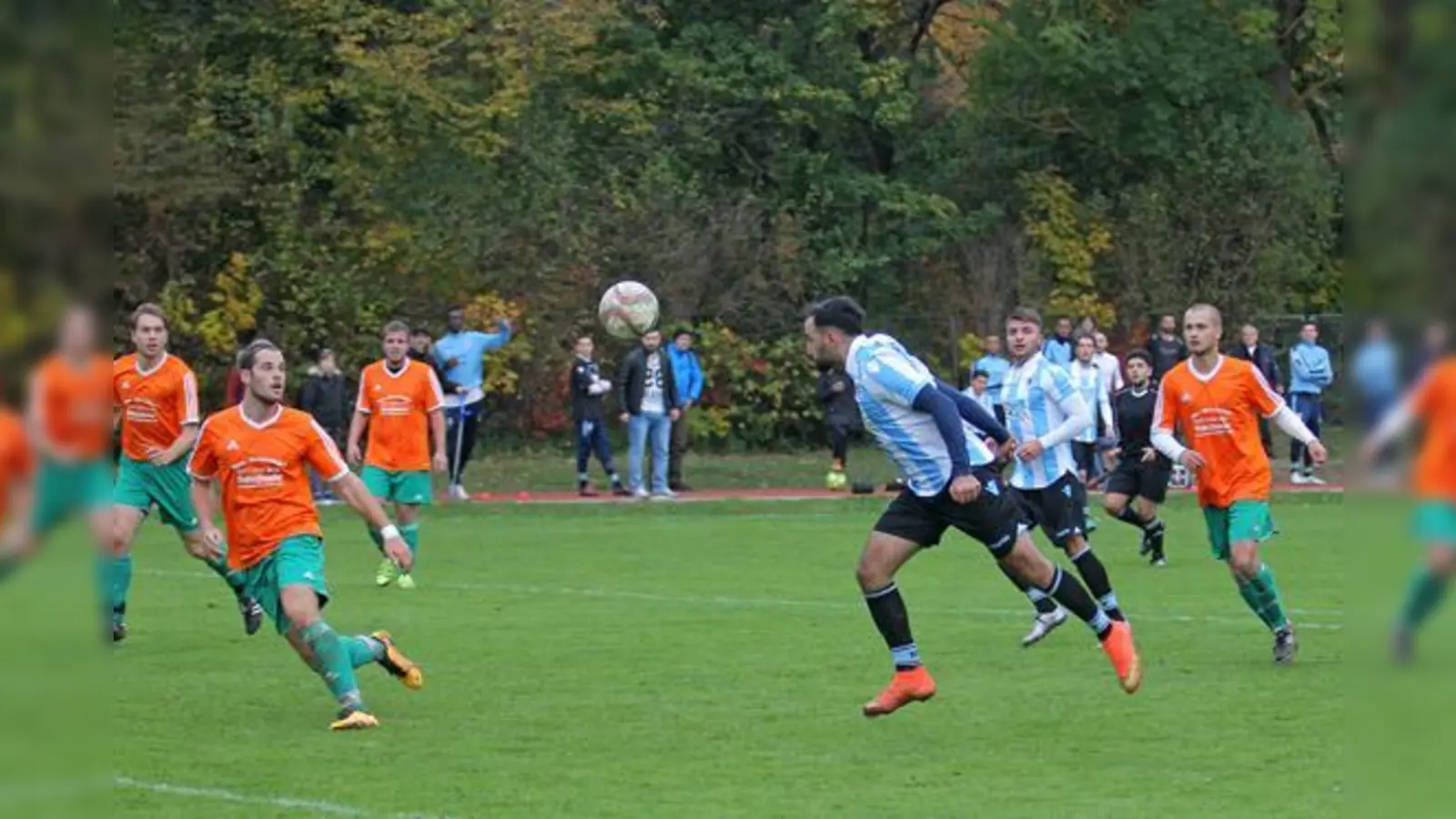 Ausgleichstreffer in letzter Sekunde: Amateur-Löwe Mohiar Al-Kadri.  (Foto: A. Wild)