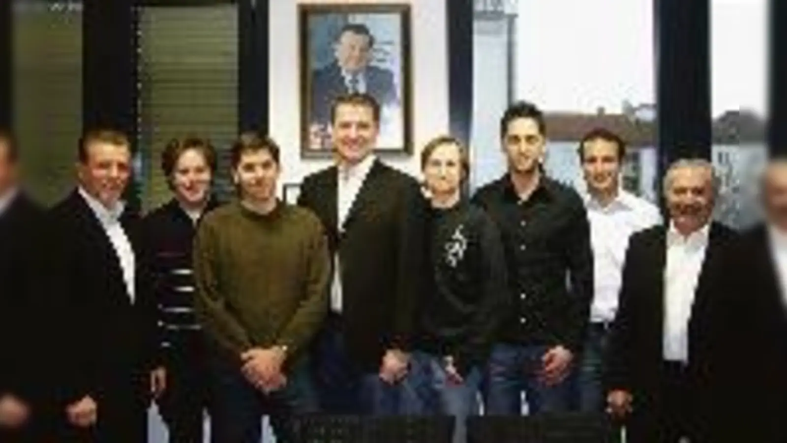 v.l.n.r.: CSU-Ortsvorstand B. Heinrich, M. Gerstel, M. Sedlmayer, S. Schweissgut, F. Hess, A. Wohlgemuth, M. Schuster, Bürgermeister R.  (Zeitler.Foto: VA)