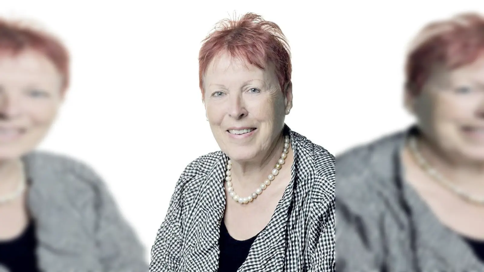 Barbara Yurtda liest eigene Lyrikwerke im wagnis-3 in der Messestadt vor.	 (Foto: VA)