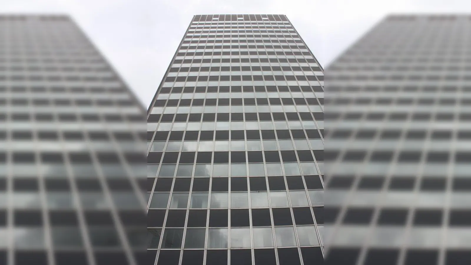 Rund um das Siemenshochhaus wurden die Windverhältnisse untersucht. (Foto: job)