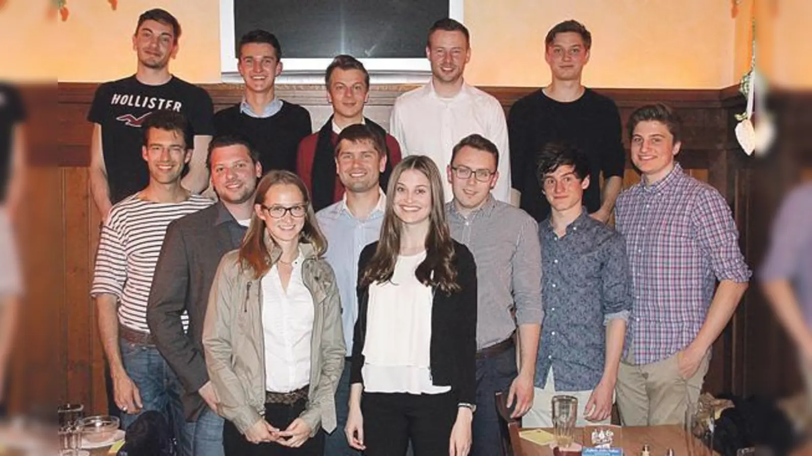 Neuer Vorstand von links oben nach rechts unten: Max Fuß, Philipp Wetzel, Lukas Wörlein, Alex Eder, Leonhard Knebel, Patrick Charell, Alexander Thiermann, Steffen Rekittke, Michael Strangl, Tobias Knörich, Jakob Soppe, Hannah Rahn und Anna Soppe.  (F: JU)