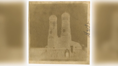 Franz von Kobells erstes Bild der Münchner Frauenkirche. Neue Untersuchungen ergaben, dass es sich dabei um das älteste Foto in Deutschland handelt.  (Repro: Deutsches Museum)