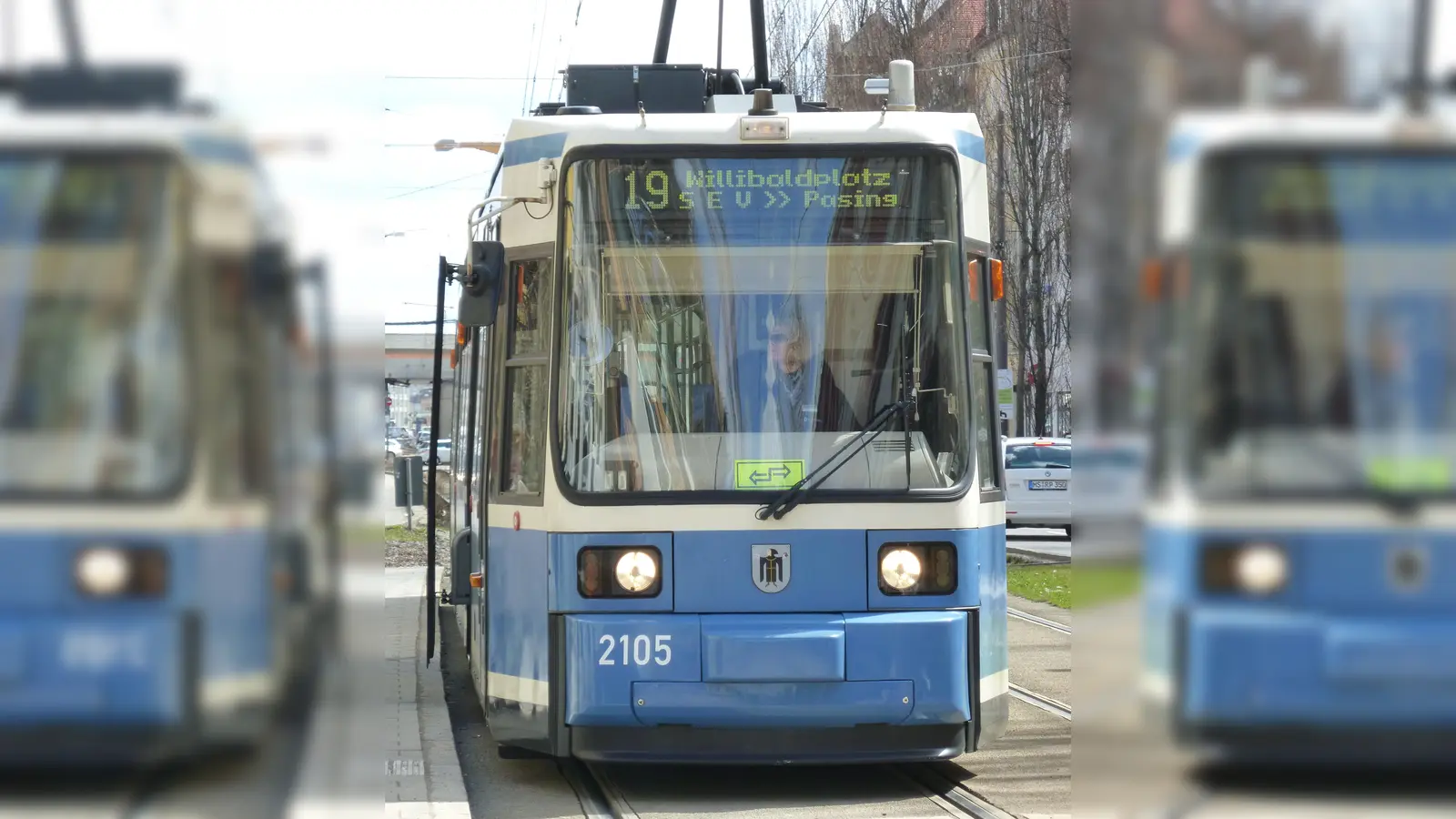 Die Tram 19 soll im Takt verdichtet oder mit längeren Zügen fahren, das beantragt ein Bürger bei der Laimer Bürgerversammlung. (Foto: Beatrix Köber)