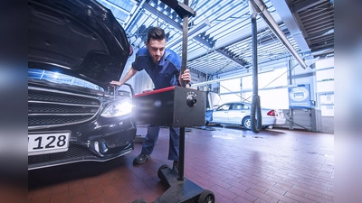 Im Oktober kann man die Beleuchtung seines Fahrzeugs kostenlos überprüfen lassen.  (Foto: ZDK-ProMotor via aum)