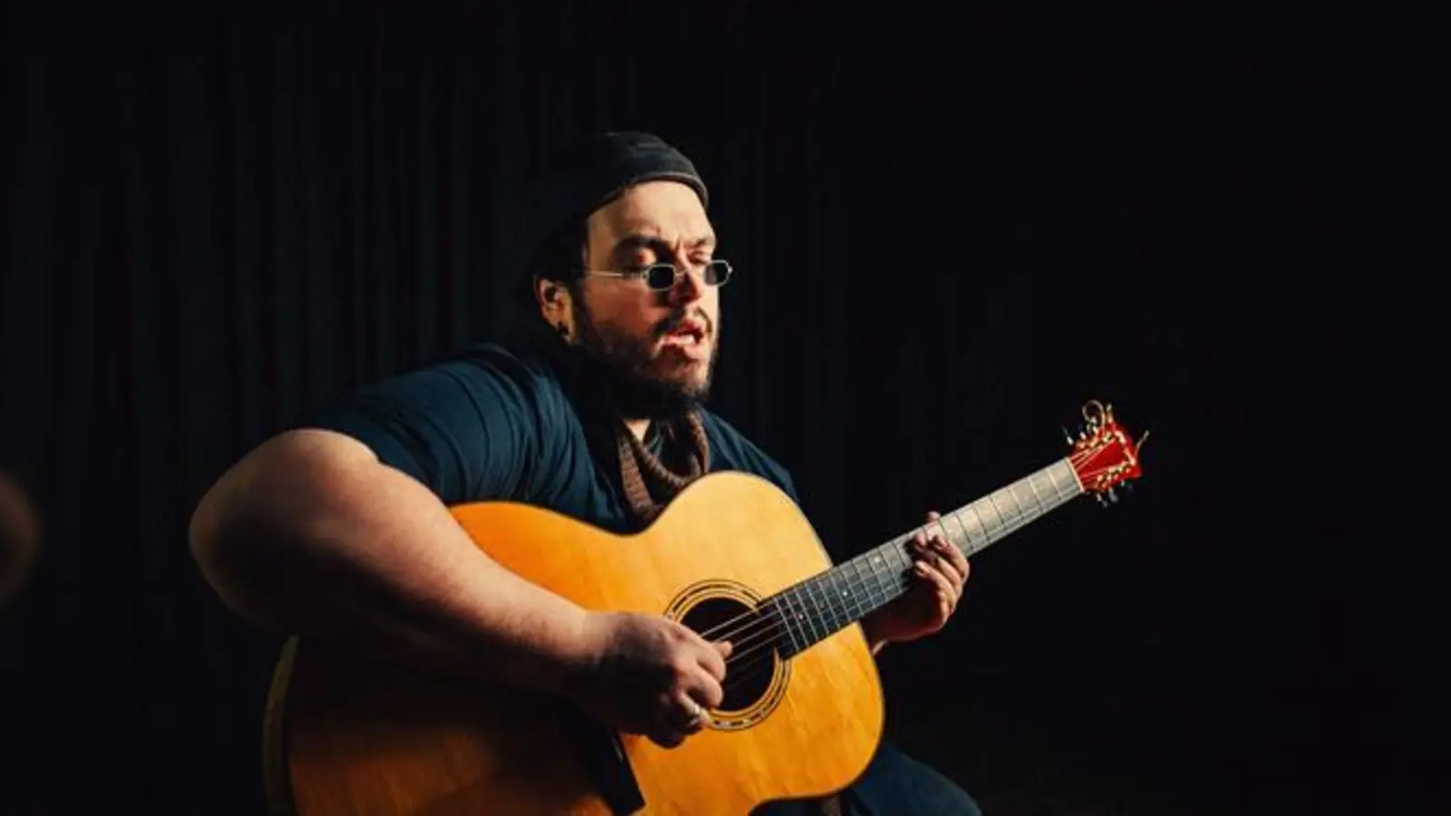 Liedermacher Mathias Kellner ist am 16. November zu Gast im Waitzinger Keller in Miesbach.  (Foto: VA)