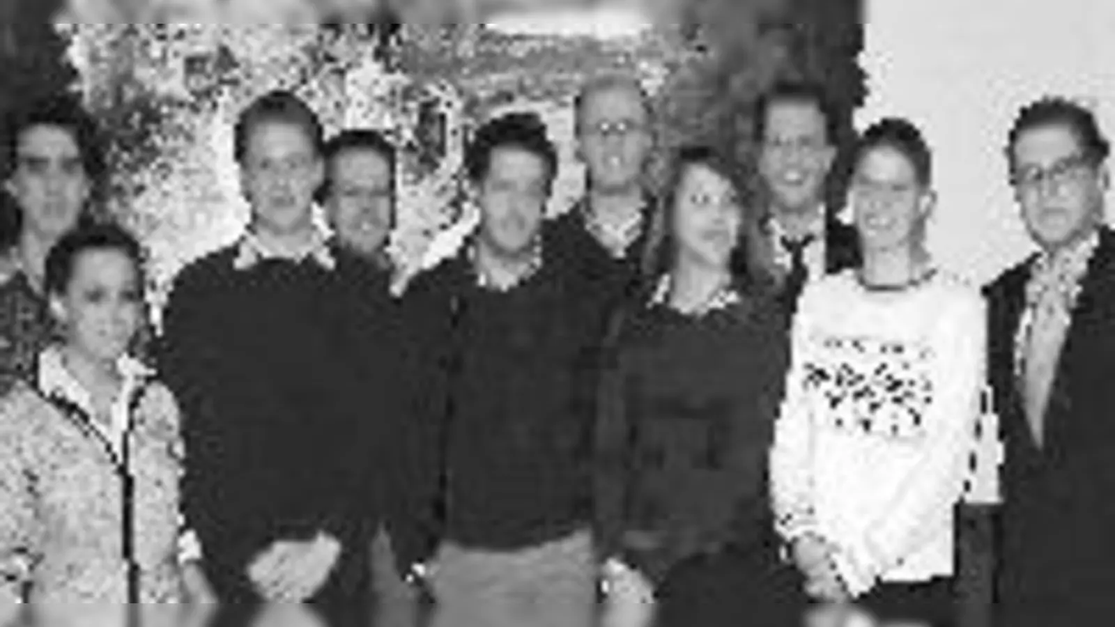 Der neue Ortsvorstand der Jungen Union Oberföhring mit dem Ortsvorsitzenden Xaver Finkenzeller (3. v.l.). 	 (Foto: Privat)