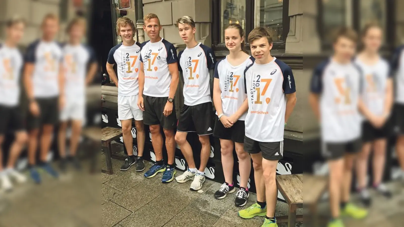 Markus Unterreitmeier, Bernd Katterloher, Benjamin Stelzer, Katharina Maurer und Andreas Wagner (v. li.)  das war die »Dorfener Delegation« in München.	 (Foto: VA)