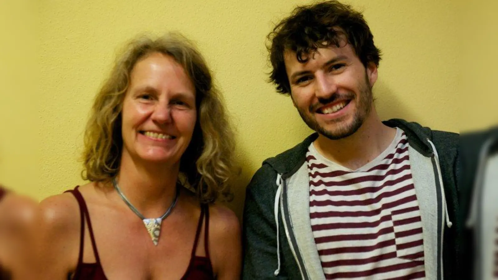 Manuel Hoffmann löst Ute von Milczewski als Abteilungsleiter der Volleyballer des TSV Forstenried ab. Ute von Milcewski hatte das Amt sieben Jahre inne - und brachte vor 14 Jahren als Trainerin Manuel das Volleyballspielen bei. (Foto: Verein)