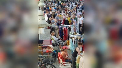 Stets gut besucht ist der Nachtflohmarkt in Ottobrunn. (Foto: E. Aulenbach)