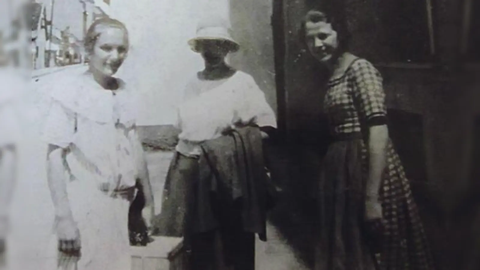 Hübsche Giesinger Mädchen aus dem sogenannten Glasscherbenviertel. 	 (Foto: Dr. W. Karl)