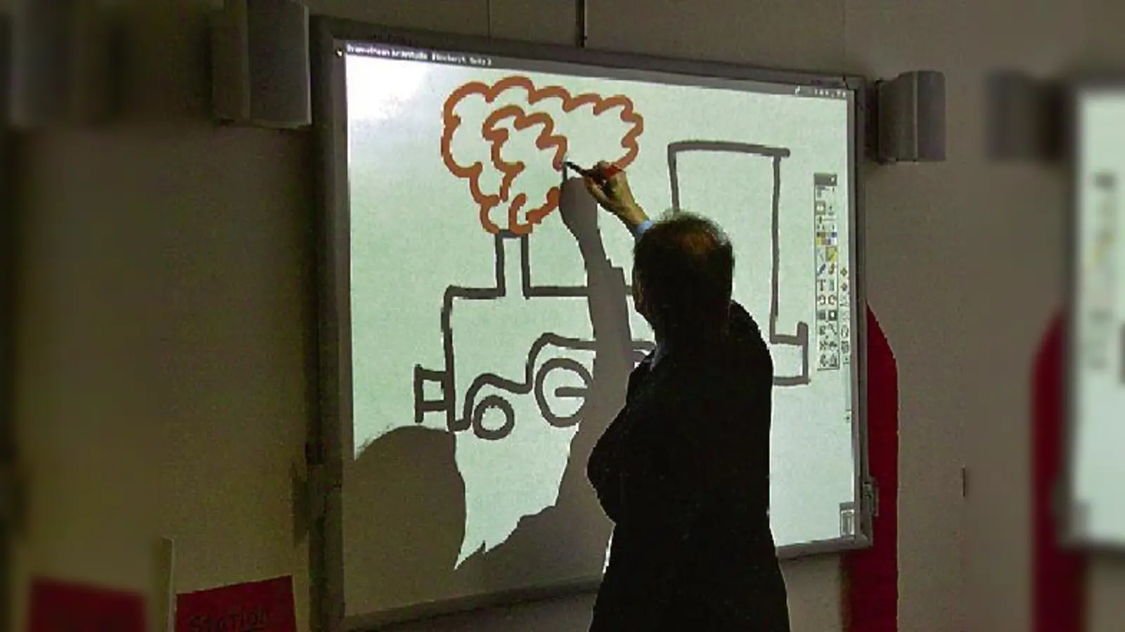 Ganz »multimedial« ist das neue Whiteboard der Grundschule Hanselmannstraße.  (Foto: VA)