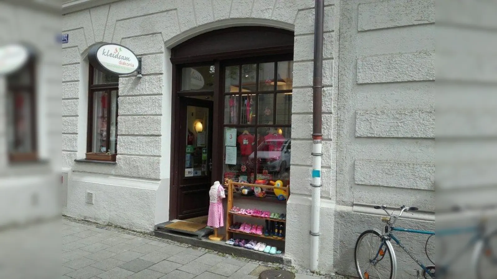 Das Ladengeschäft Kleidsam für Kinderkleidung und Spielzeug in der Blutenburgstraße 112. (Foto: lsc)