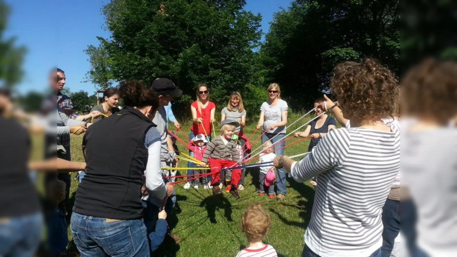 Kreisspiele gehören zum vielfältigen Angebot im EKP, das die Förderung der Kinder durch Spaß und Spiel in den Mittelpunkt stellt. (Foto: EKP)