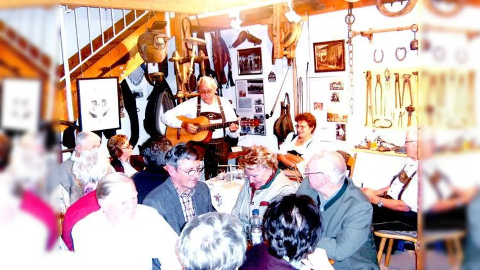 Die Volksmusikgruppe Lohhof im Heimatmuseum Unterschleißheim.	 (Foto: VA)
