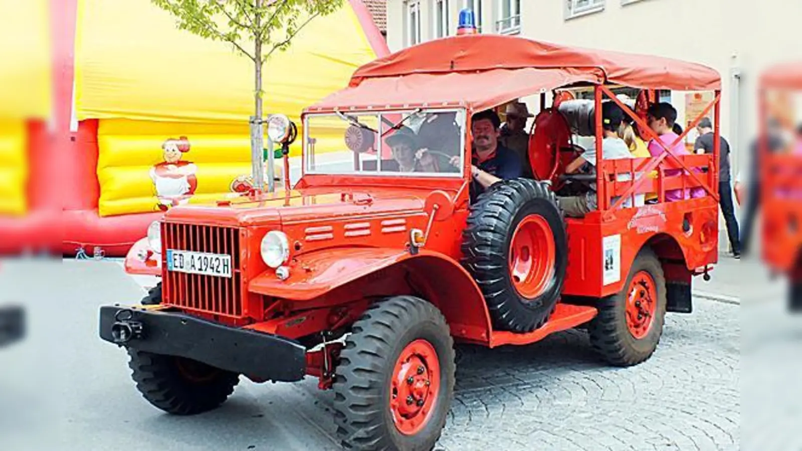 In der Innenstadt ist Flohmarkt, im Westpark wirds kulinarisch und am Semptpark wird das Helferfest (u. a. mit allen Erdinger Feuerwehren) gefeiert.	 (Foto: kw)