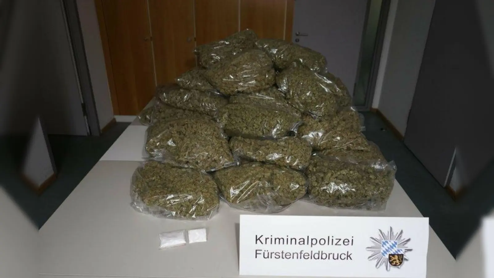 In einem Abbruchhaus in Karlsfeld wurden Drogen gefunden. (Foto: Kriminalpolizei Fürstenfeldbruck)