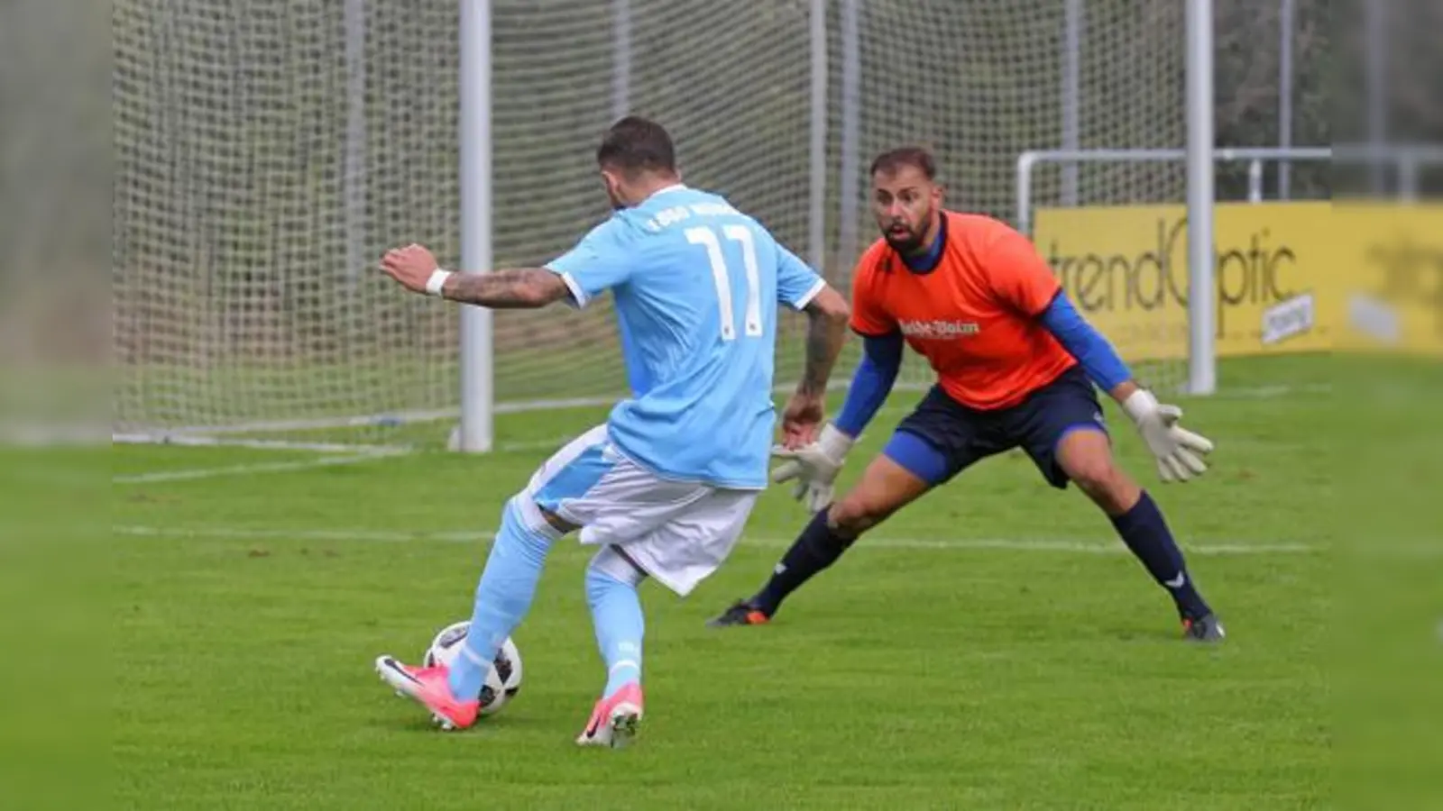 Verkrampft: Amateur-Löwen bei der Bezirksliga-Reserve des SV Planegg-Krailling.  (Foto: Anne Wild)