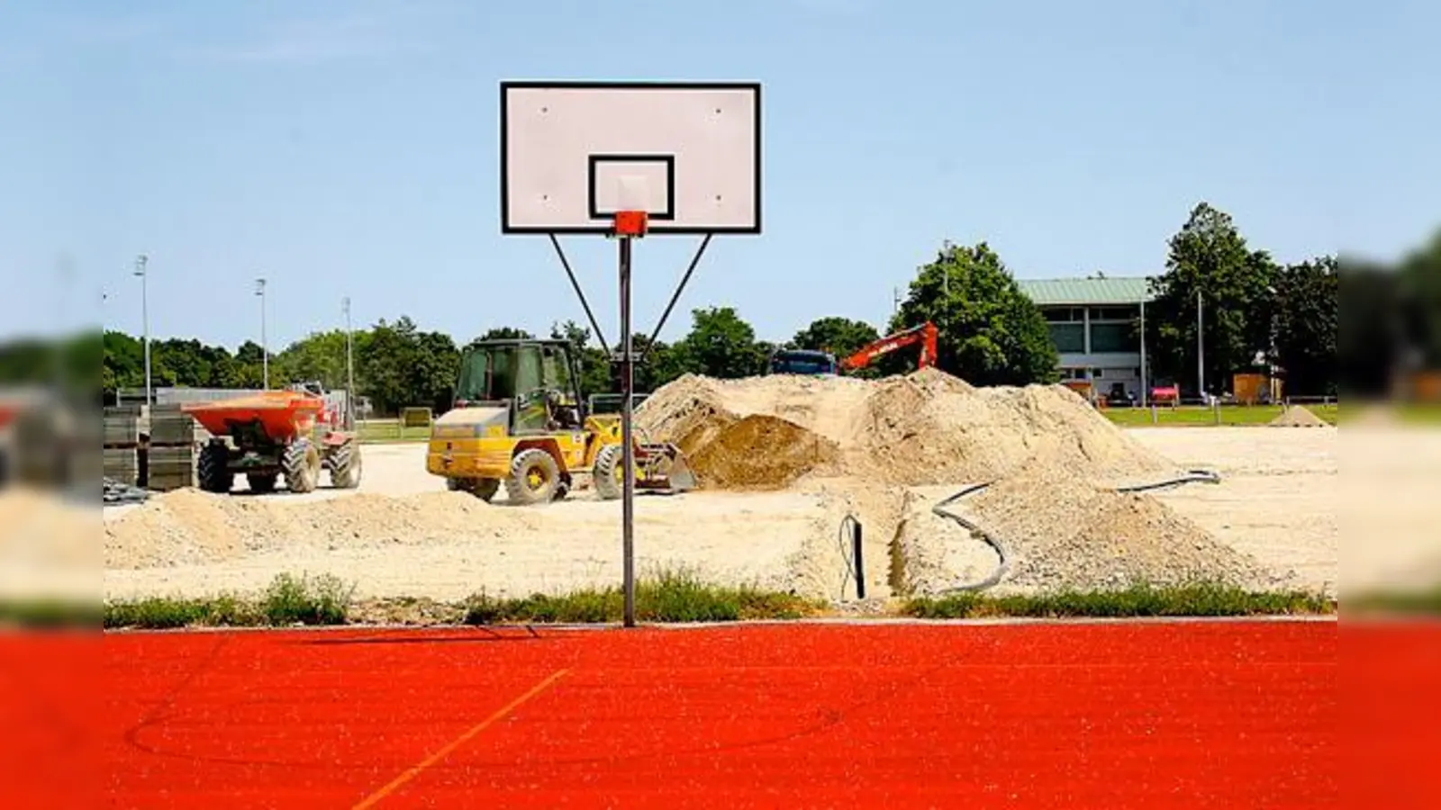 Im Herbst soll die Bezirkssportanlage fertig gestellt sein. 	 (Foto: ws)
