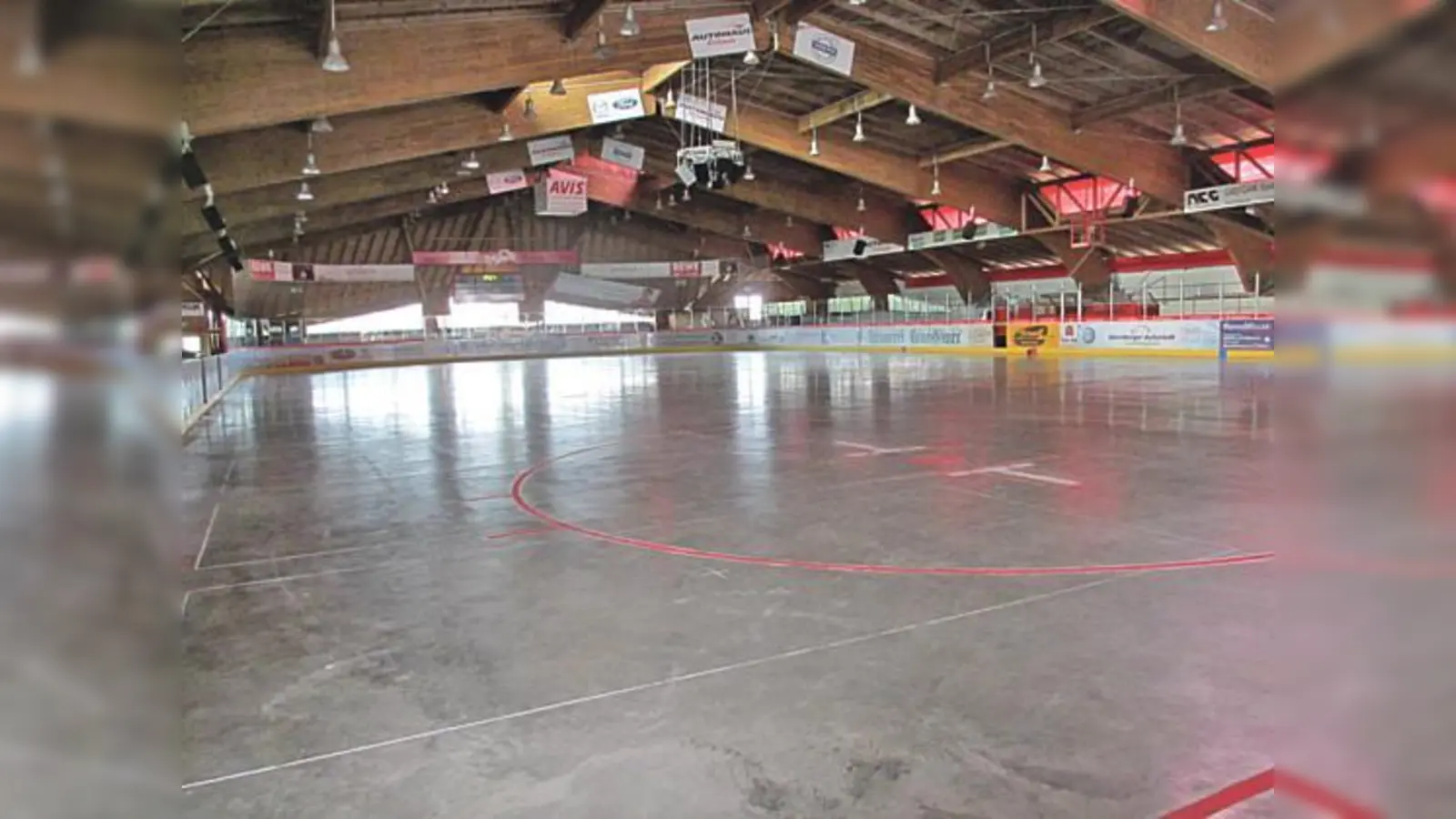 In dem in den nächsten Wochen wird die Kälteanlage im Grafinger Eisstadion ausgetauscht und künftig von der Bürgerenergiegenossenschaft (BEG) Ebersberg betrieben.	 (Foto: smg / Nicky Alexander)