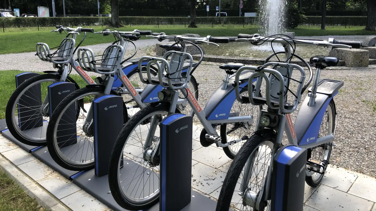 Allein in Grünwald gibt es 15 MVG-Radstationen, die man für einen spontanen Ausflug ebenso nützen kann wie für eine Fahrt zu einer nahe gelegenen U-Bahnstation. (Foto: hw)