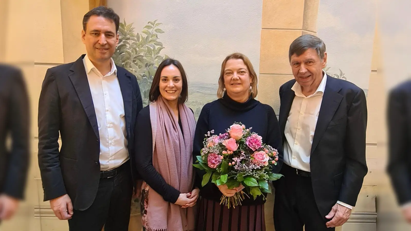 CSU-Bundestagskandidatin Claudia Küng (Zweite von rechts) mit CSU-Bezirksvorsitzendem Georg Eisenreich und der Kreisvorsitzendem im Münchner Süden Veronika Mirlach (von links) sowie Curt Niklas (Kreisvorsitzender München Südost, rechts).  (Foto: CSU)