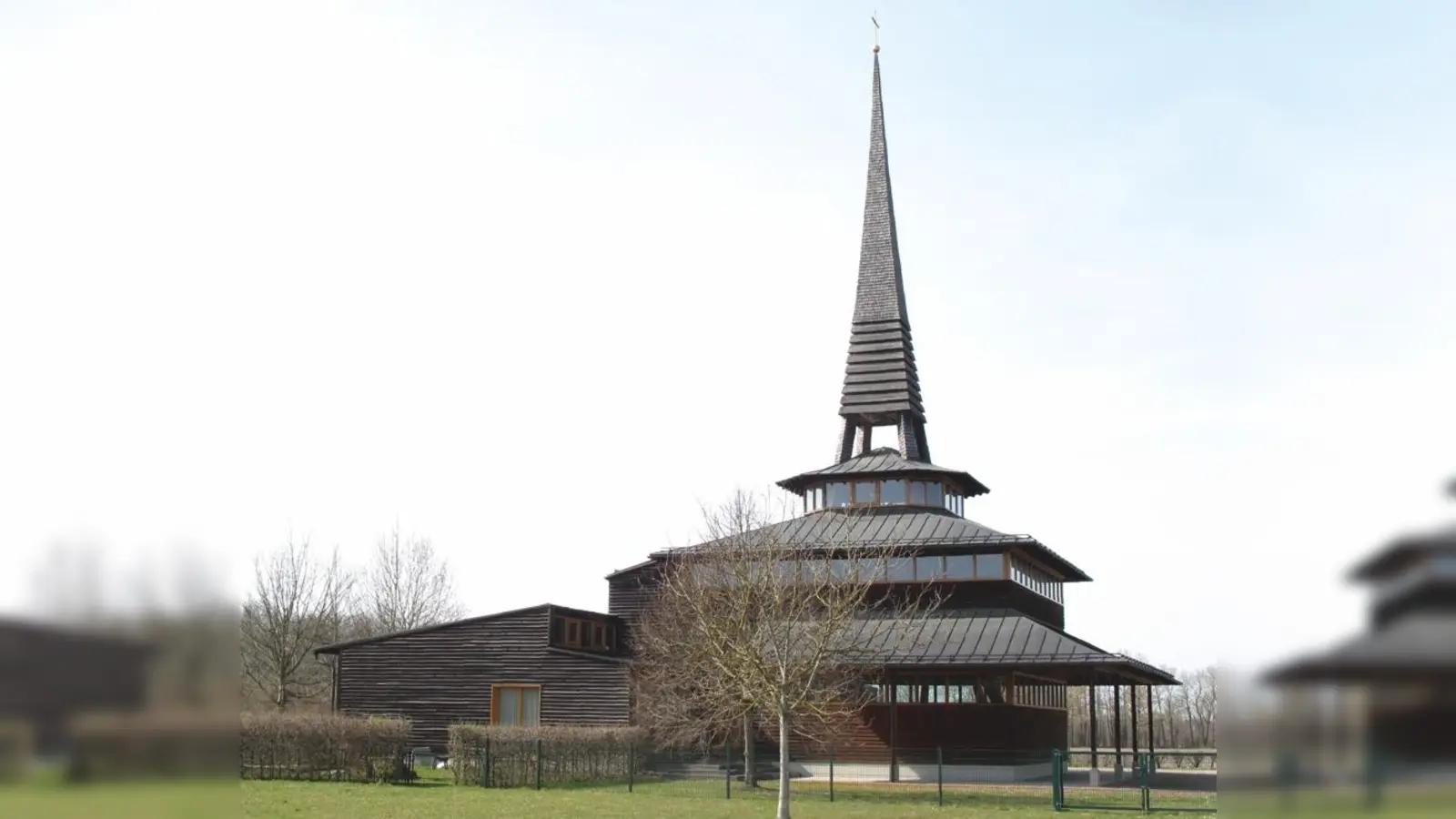 Die Evangelische Segenskirche ist ein Kirchenneubau von 1996.<br><br> (Foto: CC BY 3.0, AnjaP)