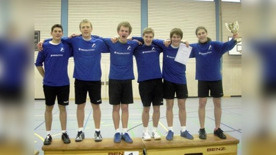Nach ihren großartigen Spielen auf den Bayerischen und Süddeutschen Meisterschaften freuen sich (von links) Felix Schenk, Max Kallupp, Matze Willer, Max Ruhdorfer, Marco Salzberger und Hendrik Bäßler nun auf die Deutsche Meisterschaft. (Foto: Christiane Helbig)