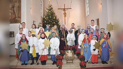 Die Buben und Mädchen als Sternsinger der Pfarrei Rosenkranzkönigin in Unterbiberg.	 (Foto: privat)