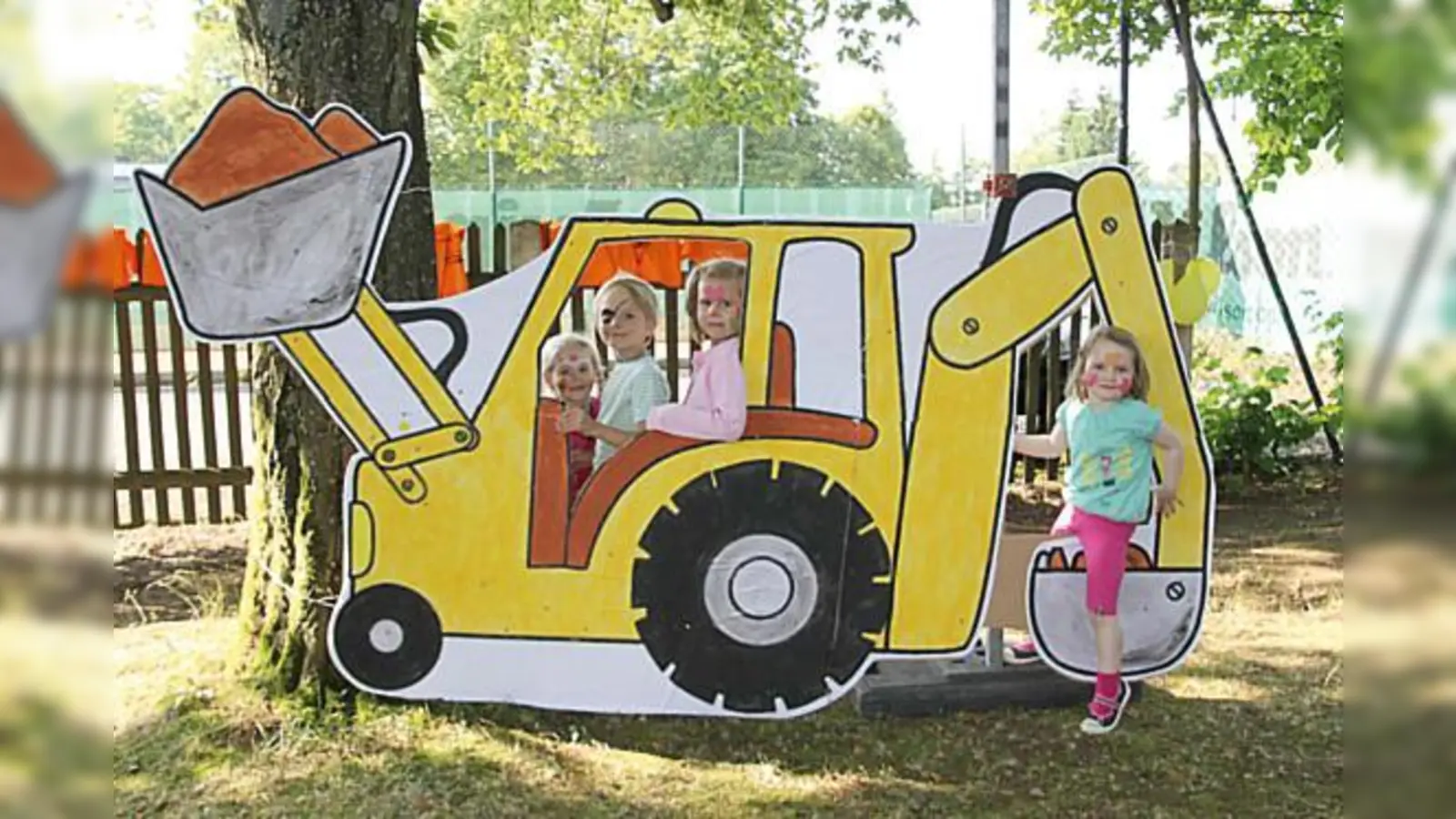 Ein begehrtes Fotomotiv: Der große Bagger.  (Foto: privat)