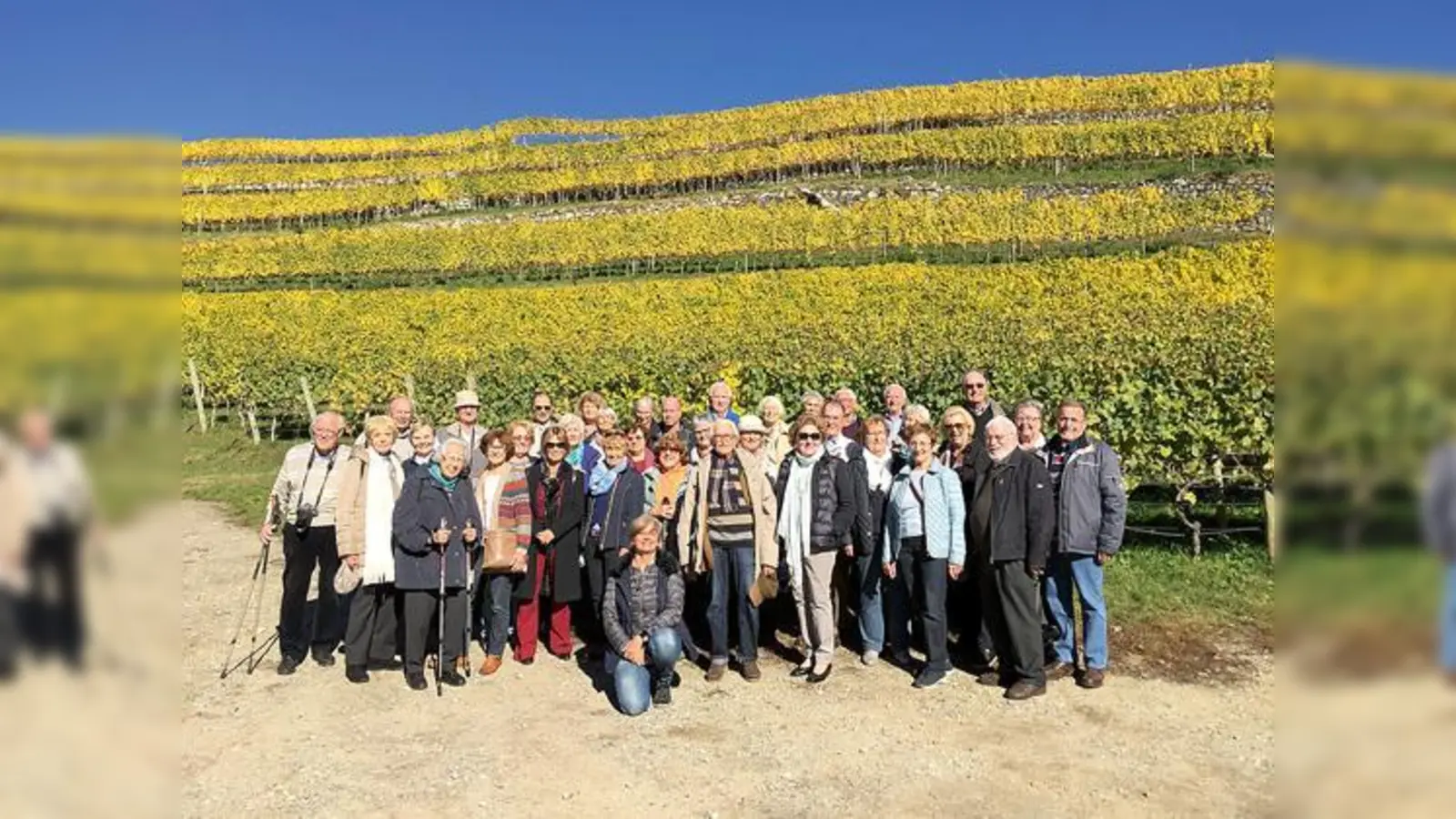 Die Reisegruppe im herbstlich-sonnigen Margreid.	 (Foto: privat)