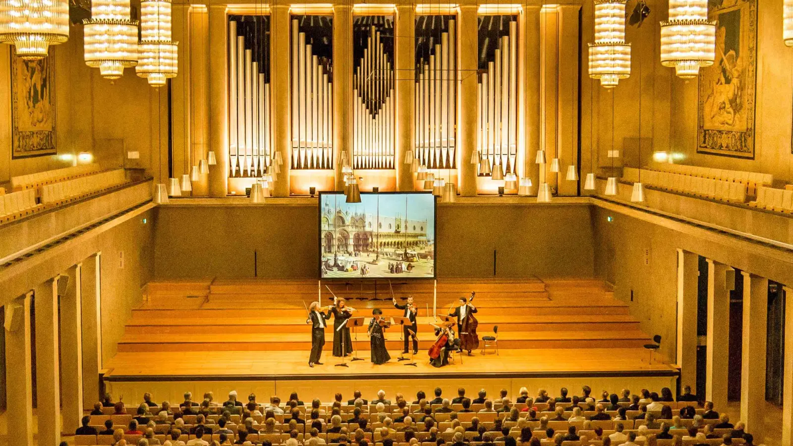 Im Herkulessaal findet am 13. Oktober ein Konzert der Residenz-Solisten statt. Hier kann man Karten gewinnen. (Foto: Bavaria Klassik)