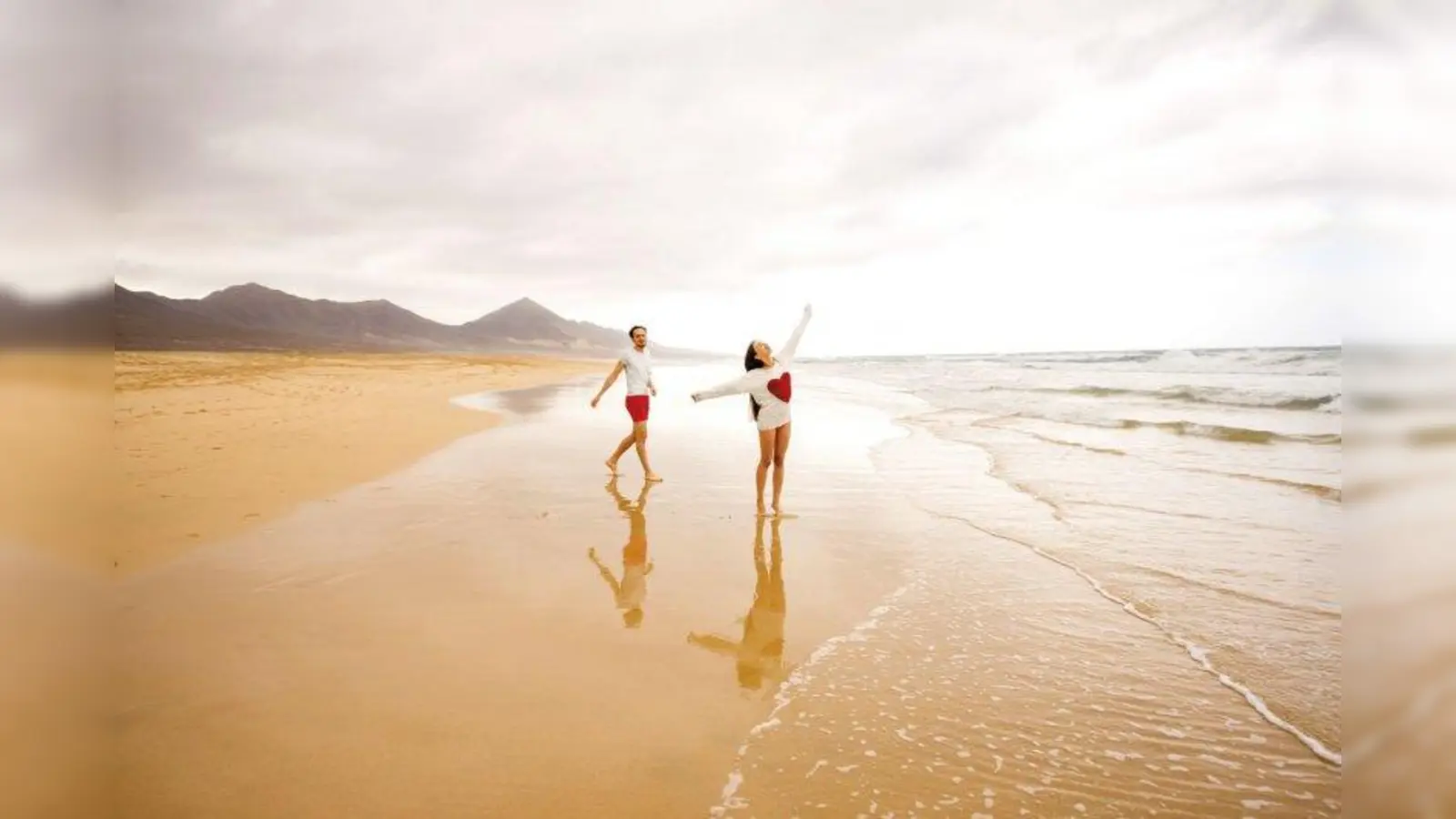 Reif für die Insel? Fuerteventura lockt mit kilometerweiten, goldgelben Stränden und angenehmen Temperaturen. (Foto: Focus Pocus LTD - fotolia.com)
