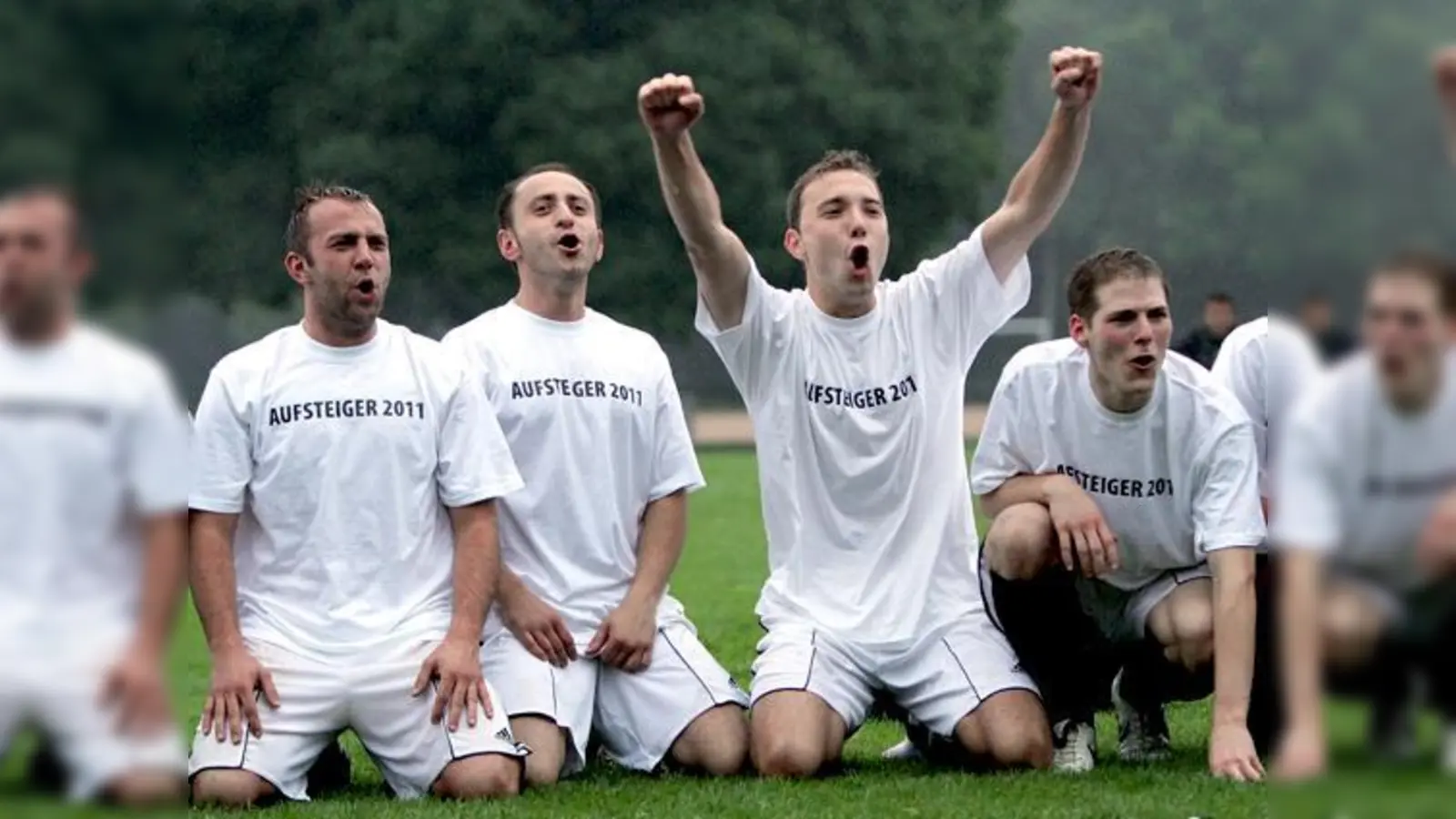 Große Freude beim FC Perlach nach dem 2:1-Sieg im Entscheidungsspiel gegen die SpVgg 1906 Haidhausen.	 (Foto: O. Rabuser)