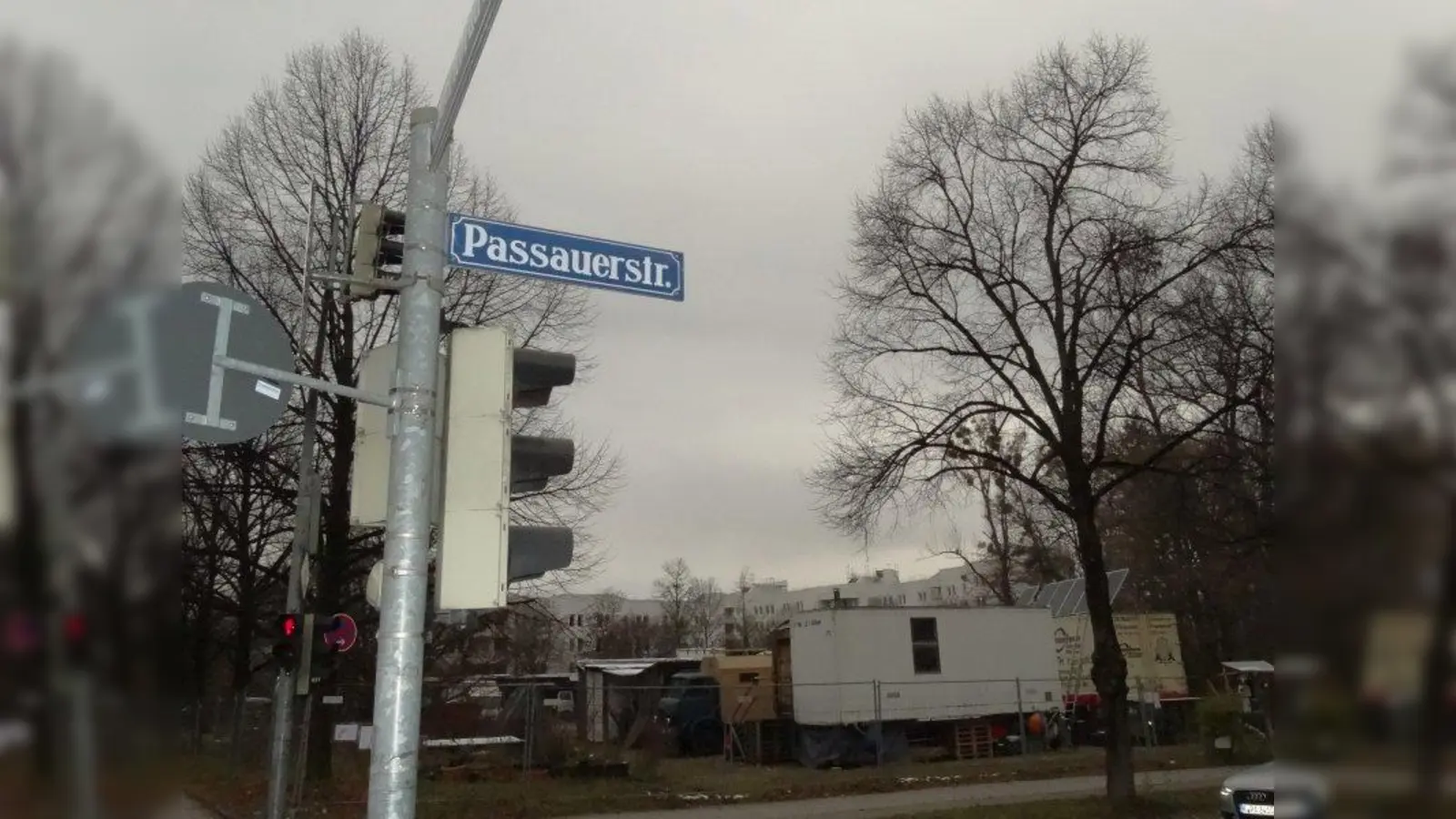 Auf dem Gelände an der Passauer Straße residiert derzeit der Stattpark Olga. Hier soll eine Grundschule entstehen. (Foto: tab)