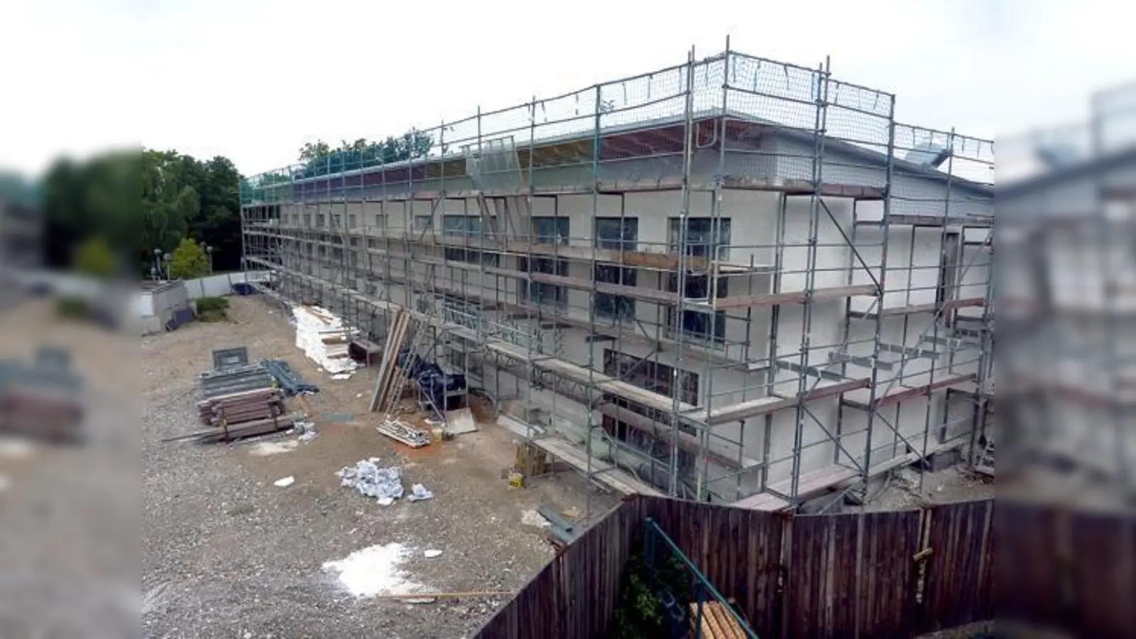 Noch wird am Vereinsheim des Kirchheimer SC fleißig gebaut und gestrichen.	 (Foto: Verein)