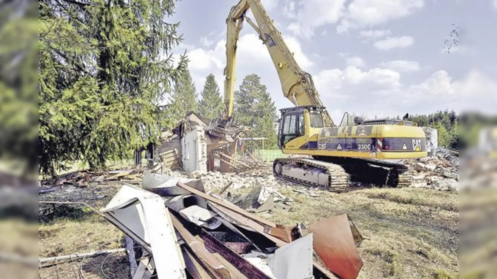 Im Herbst 2008 wurde das Jagdhofgebäude abgerissen sowie seine Fläche und die nähere Umgebung darauf.  (Foto: Schunk)
