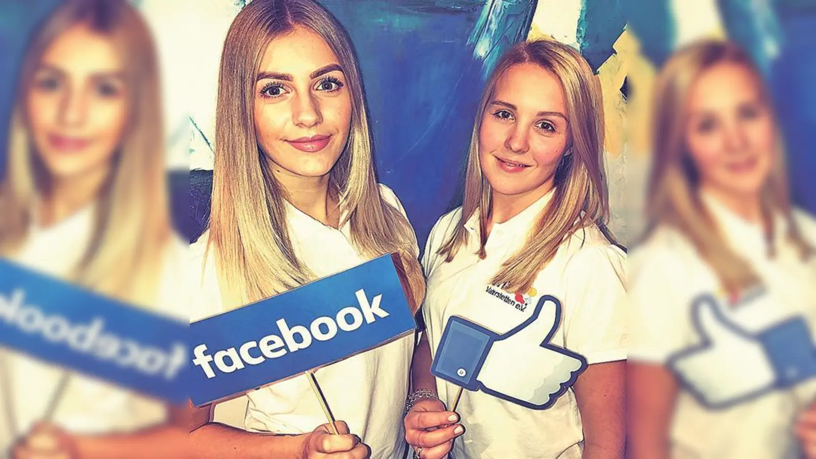 VHS Mitarbeiterinnen Catharina Henze und Shari Müller  werben für den neuen Facebook-Auftritt.	 (Foto: vhs)
