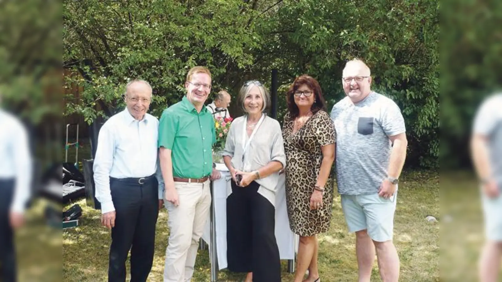 Pfarrer Albert Schamberger, Thomas Reichel, Helga Kaserovsci, Gemeideräte Andrea Weber und Alois Rath (v.l.).	 (Foto: privat)