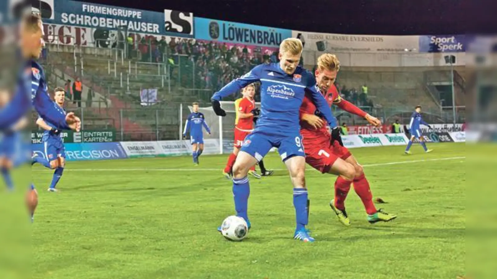 Gegen Heidenheim (hier Andreas Voglsammer im Zweikampf) gabs nichts zu holen. In Chemnitz war für die SpVgg immerhin ein Punkt drin.	 (Foto: S. Kukral)