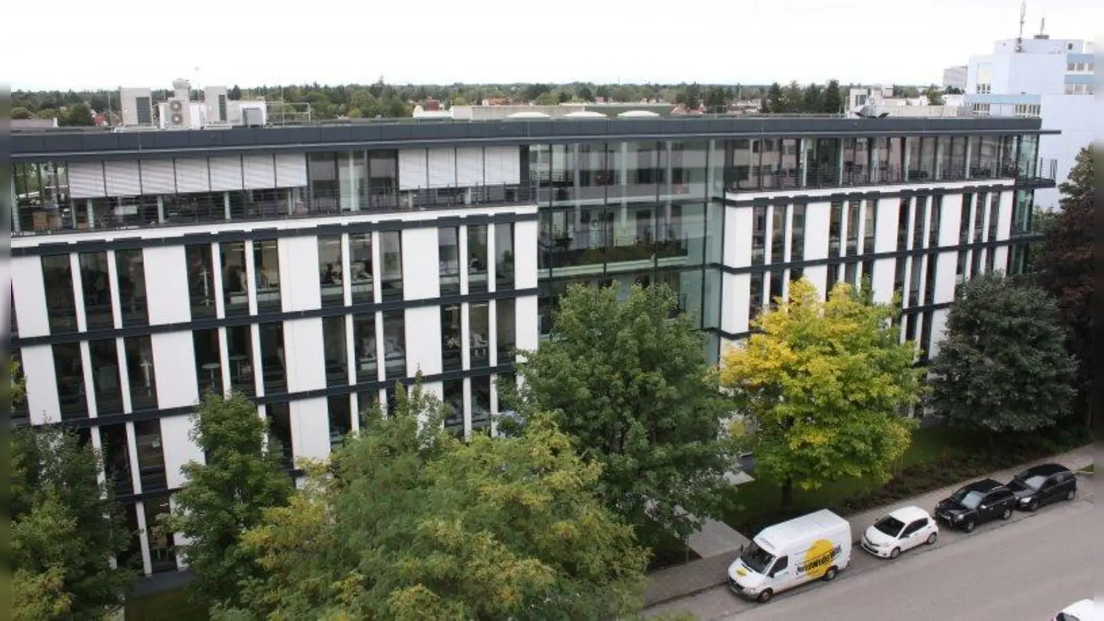 Die neue BRK-Zentrale in der Perchtinger Straße. (Foto: job)