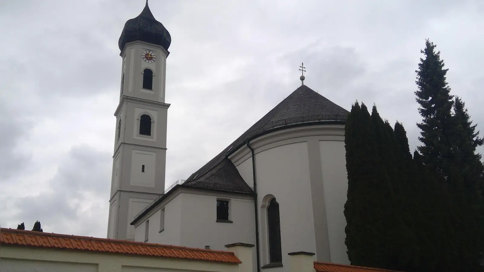 In der katholischen Kirche St. Valentin findet ein vorweihnachtliches Konzert statt. (Foto: bas)